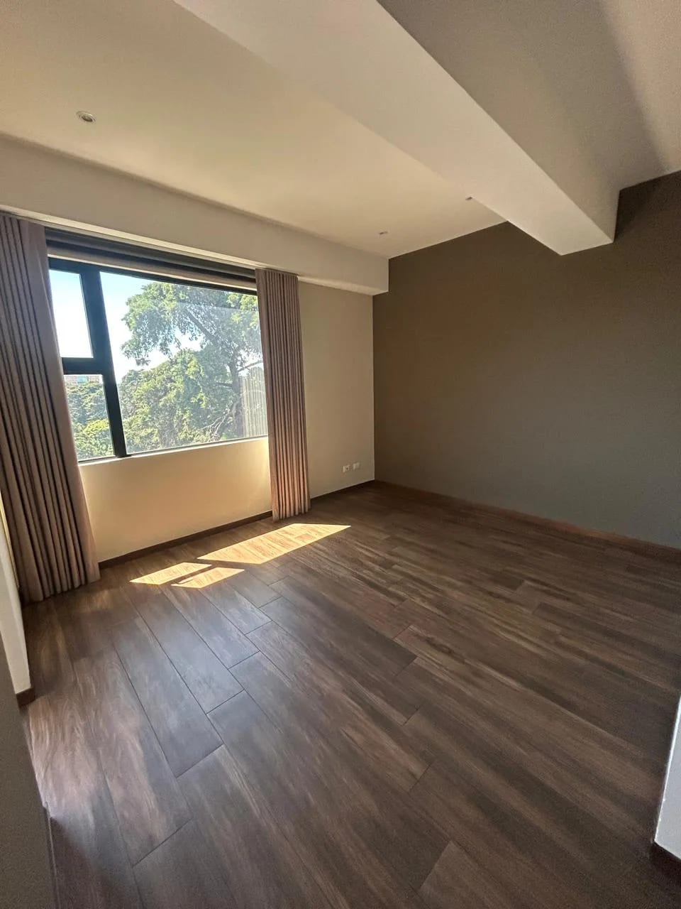 Se Alquila Apto. Edificio Casa Acueducto, Zona 10. — Apartamento en Alquiler en Casa Acueducto, Zona 10, Guatemala, Ciudad — foto 4 de 17