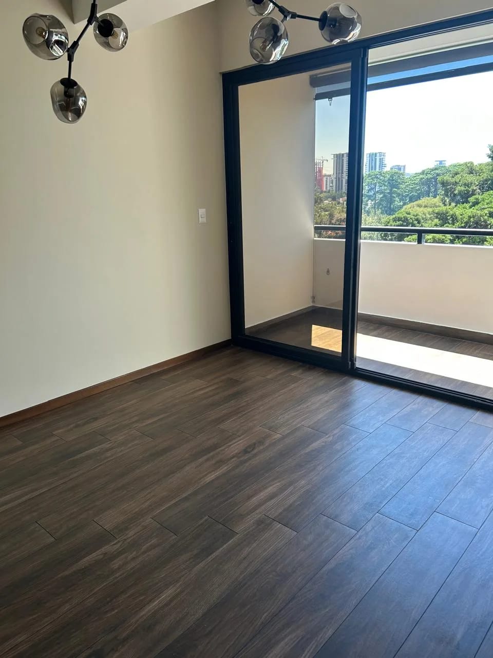 Se Alquila Apto. Edificio Casa Acueducto, Zona 10. — Apartamento en Alquiler en Casa Acueducto, Zona 10, Guatemala, Ciudad — foto 7 de 17