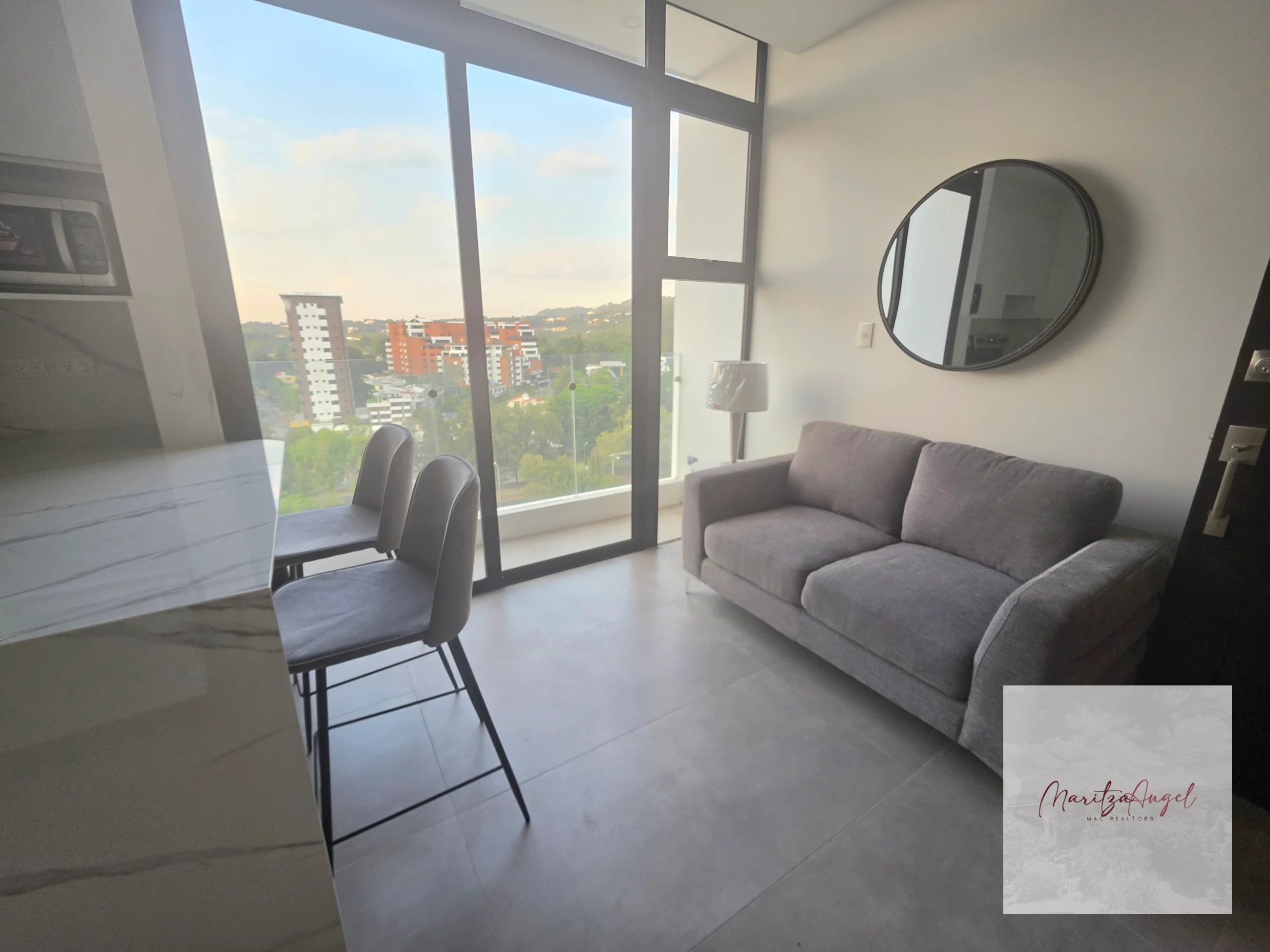 RENTA DE APARTAMENTO AMUEBLADO EN ZONA 15 — Apartamento en Alquiler en Arles, Zona 15, Guatemala, Ciudad — foto 1 de 9