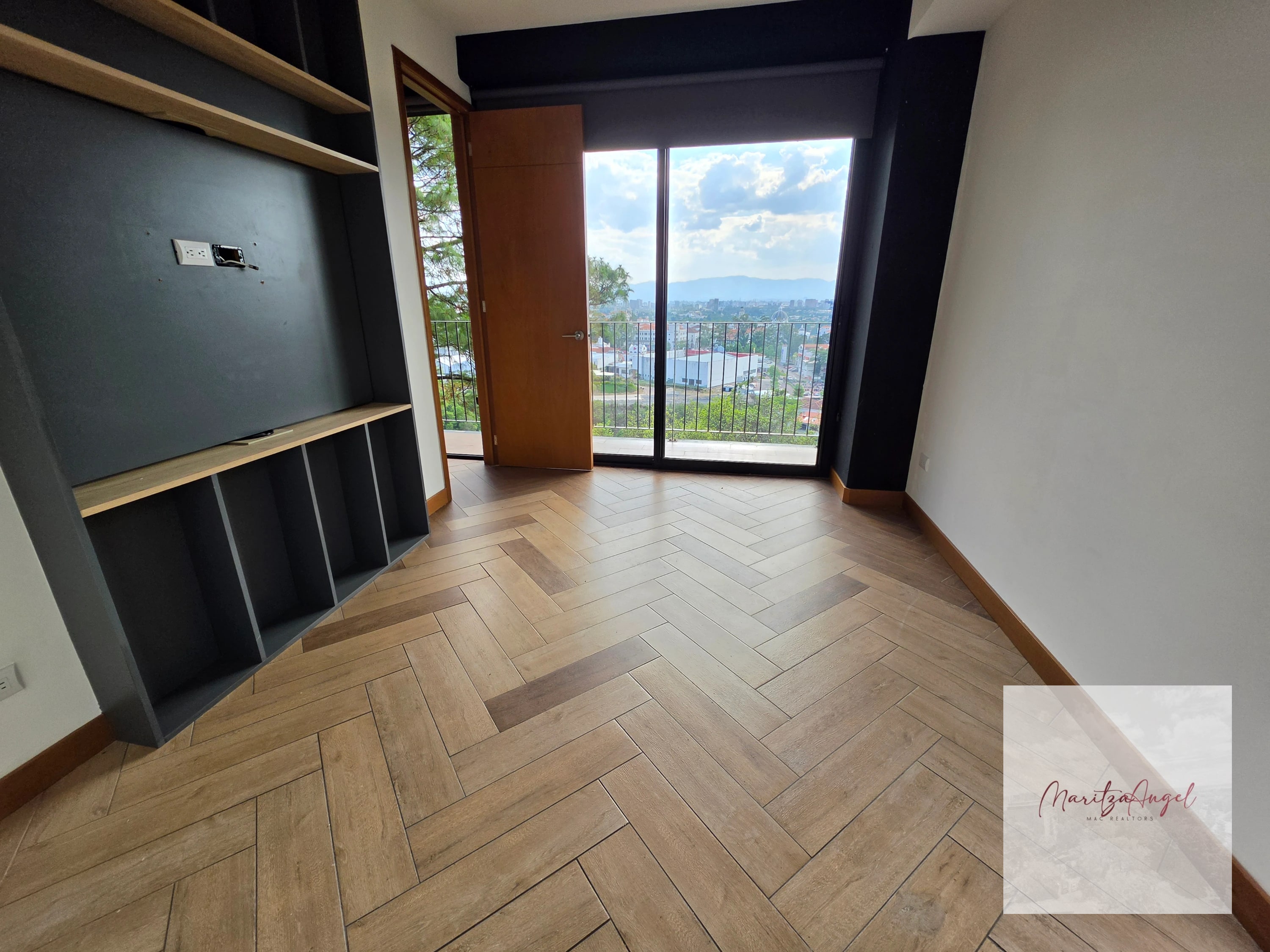 APARTAMENTO EN VENTA EN ZONA 16 — Apartamento en Venta en Kanajuyú, Zona 16, Guatemala, Ciudad — foto 2 de 15