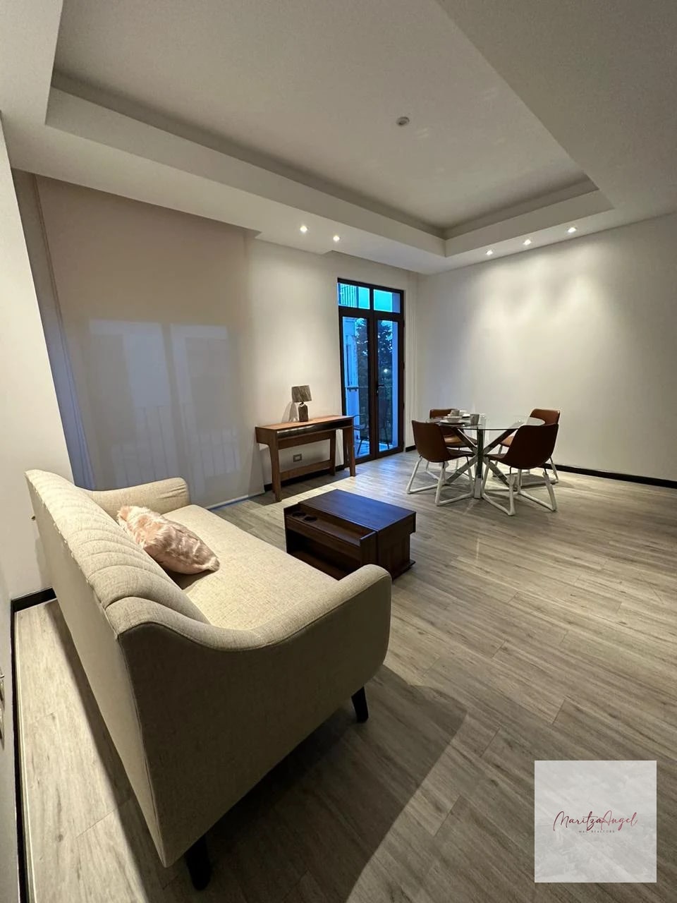 RENTA DE APARTAMENTO AMUEBLADO EN LIRIOS DE CAYALA ZONA 16 — Apartamento en Alquiler en Lirios de Cayalá II, Zona 16, Guatemala, Ciudad — foto 3 de 9