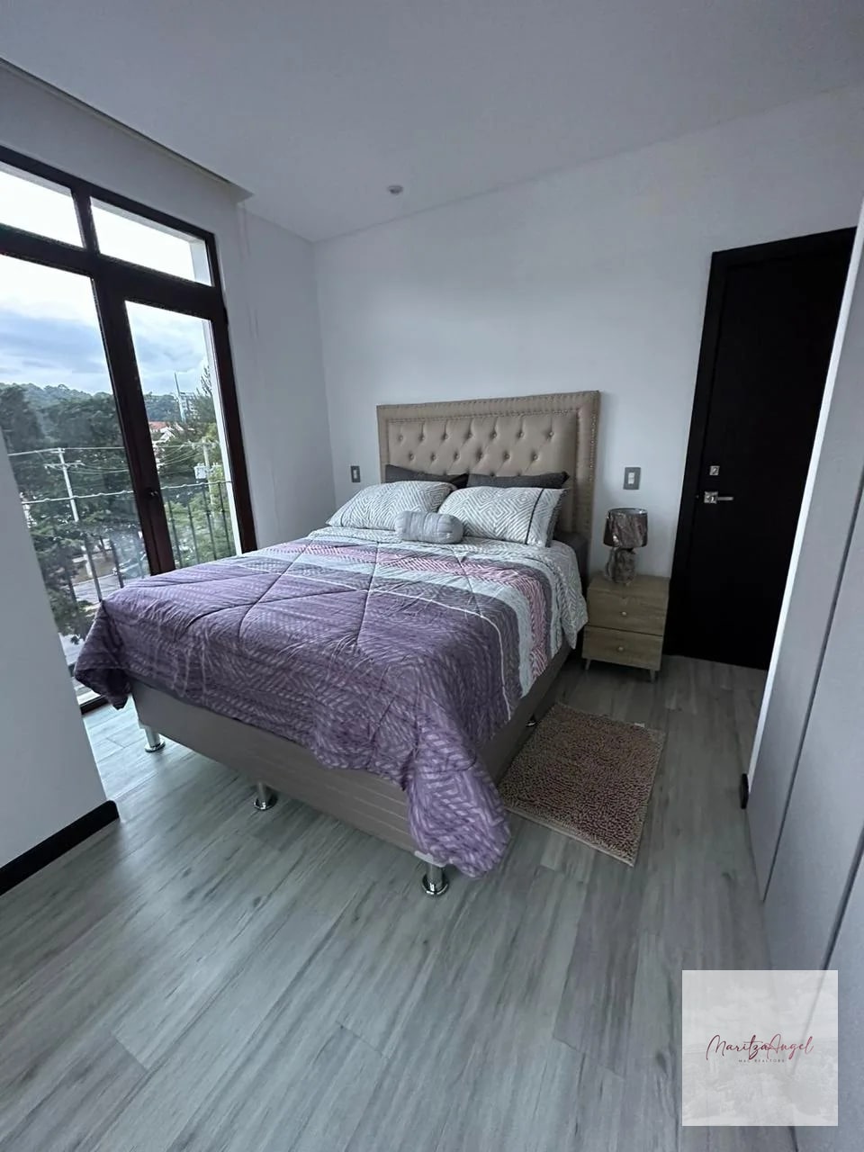RENTA DE APARTAMENTO AMUEBLADO EN LIRIOS DE CAYALA ZONA 16 — Apartamento en Alquiler en Lirios de Cayalá II, Zona 16, Guatemala, Ciudad — foto 2 de 9