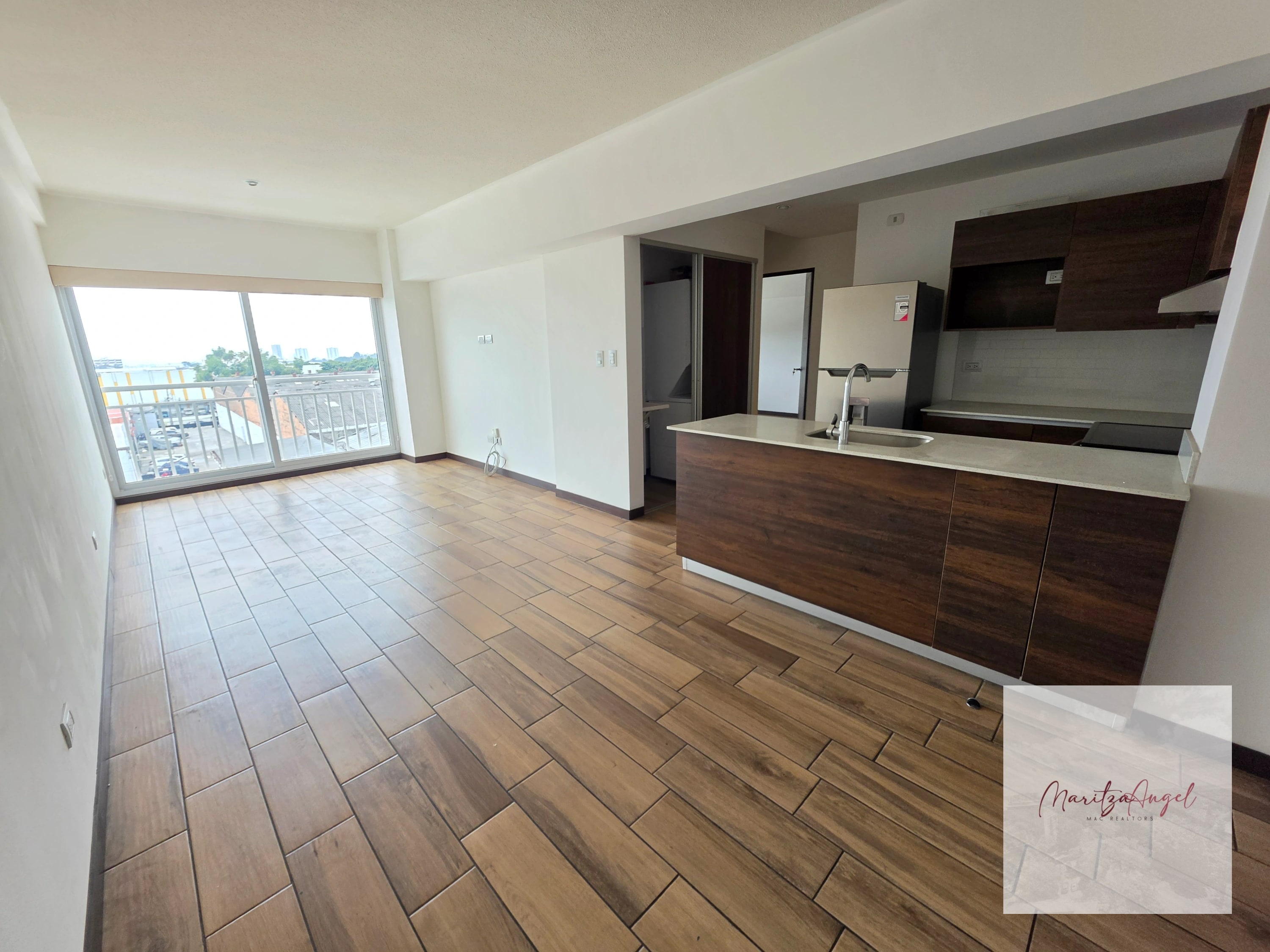 APARTAMENTO EN RENTA EN TORRE PAMPLONA ZONA 13 — Apartamento en Alquiler en Torre Pamplona 14 Calle, Zona 12, Guatemala, Ciudad — foto 1 de 12