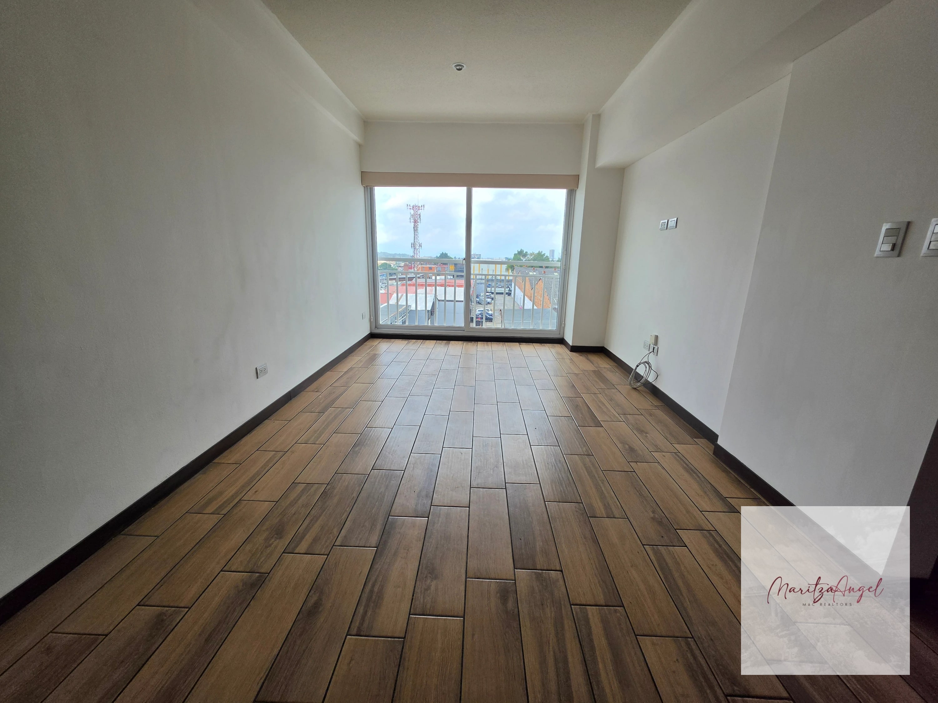 APARTAMENTO EN RENTA EN TORRE PAMPLONA ZONA 13 — Apartamento en Alquiler en Torre Pamplona 14 Calle, Zona 12, Guatemala, Ciudad — foto 4 de 12