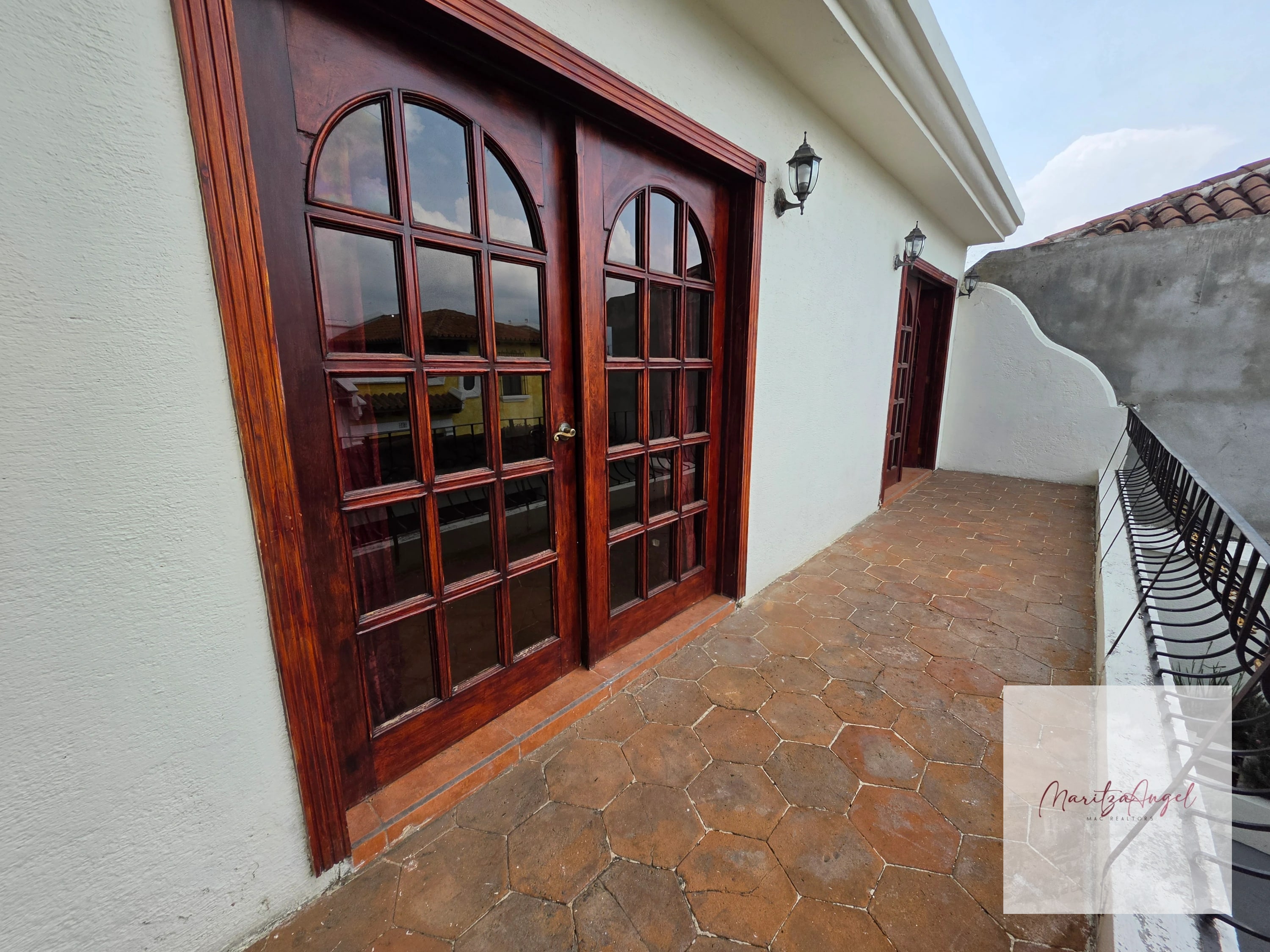 CASA EN VENTA EN LA ANTIGUA — Casa en Venta en Antigua, Sacatepéquez — foto 2 de 14