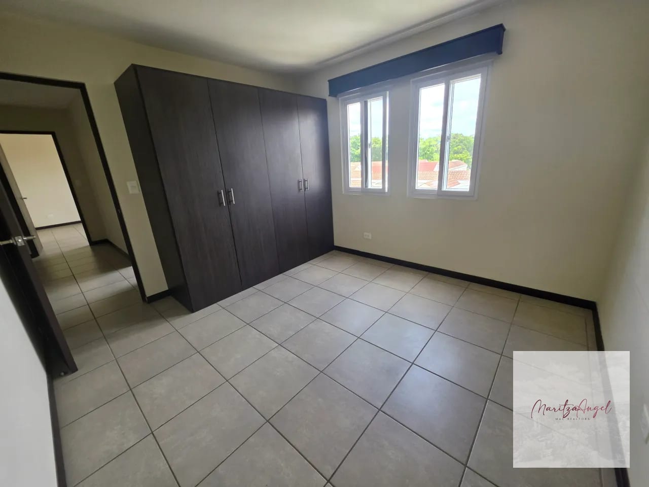 RENTA DE APARTAMENTO EN VILLAS CORUÑA. CONDADO EL NARANJO — Apartamento en Alquiler en Condado Naranjo, Zona 4 Mixco, Guatemala, Ciudad — foto 4 de 8