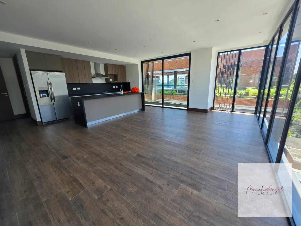 RENTA DE APARTAMENTO EN ZONA 15 EDIFICIO GAURA — Apartamento en Alquiler en Gaura, Zona 15, Guatemala, Ciudad — foto 1 de 12
