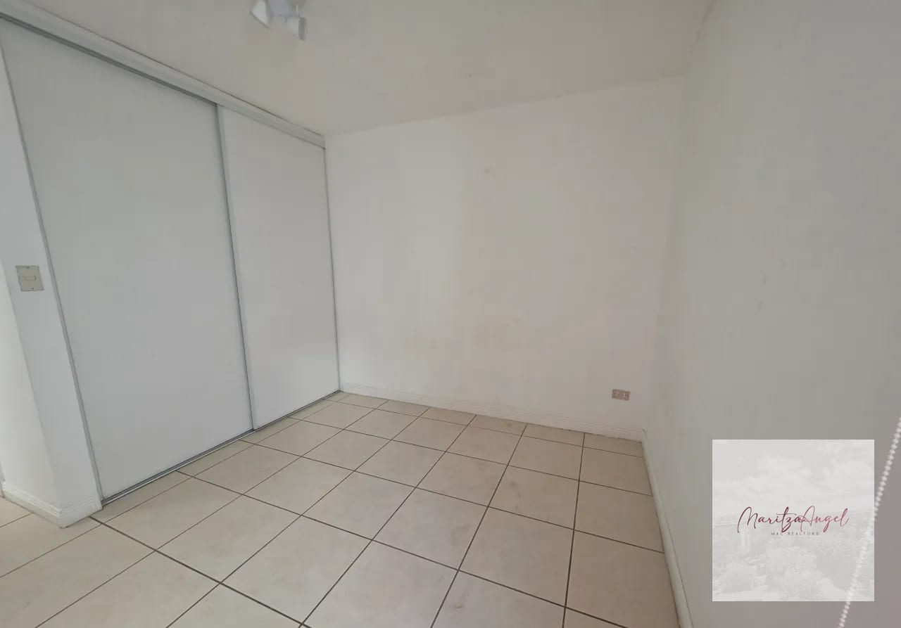 Venta de Casa en Zona 16 — Casa en Venta en Zona 16, Guatemala, Ciudad — foto 10 de 12