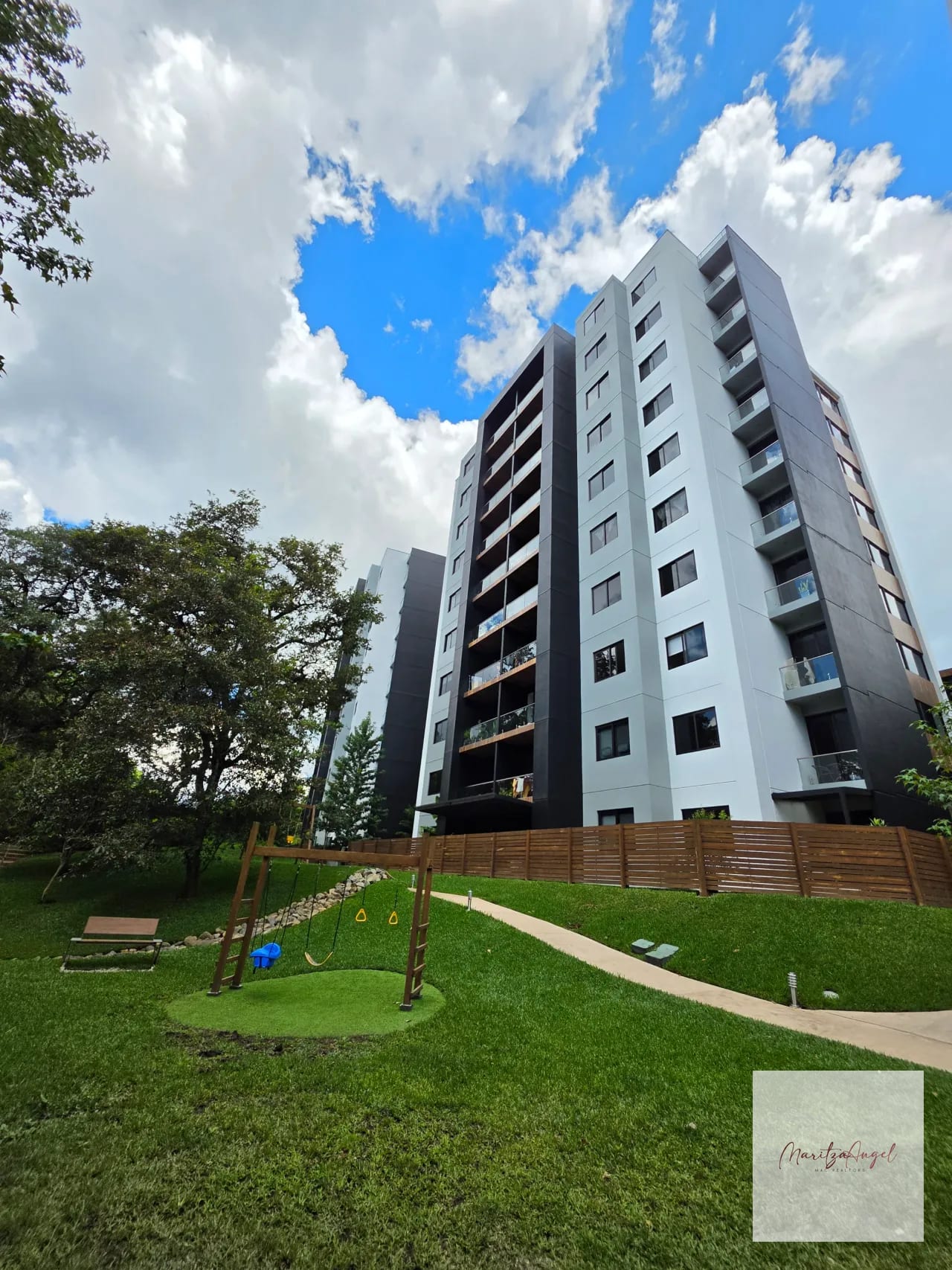 Apartamento en Renta en Zona 10 — Apartamento en Alquiler en Trento 10, Zona 10, Guatemala, Ciudad — foto 1 de 11