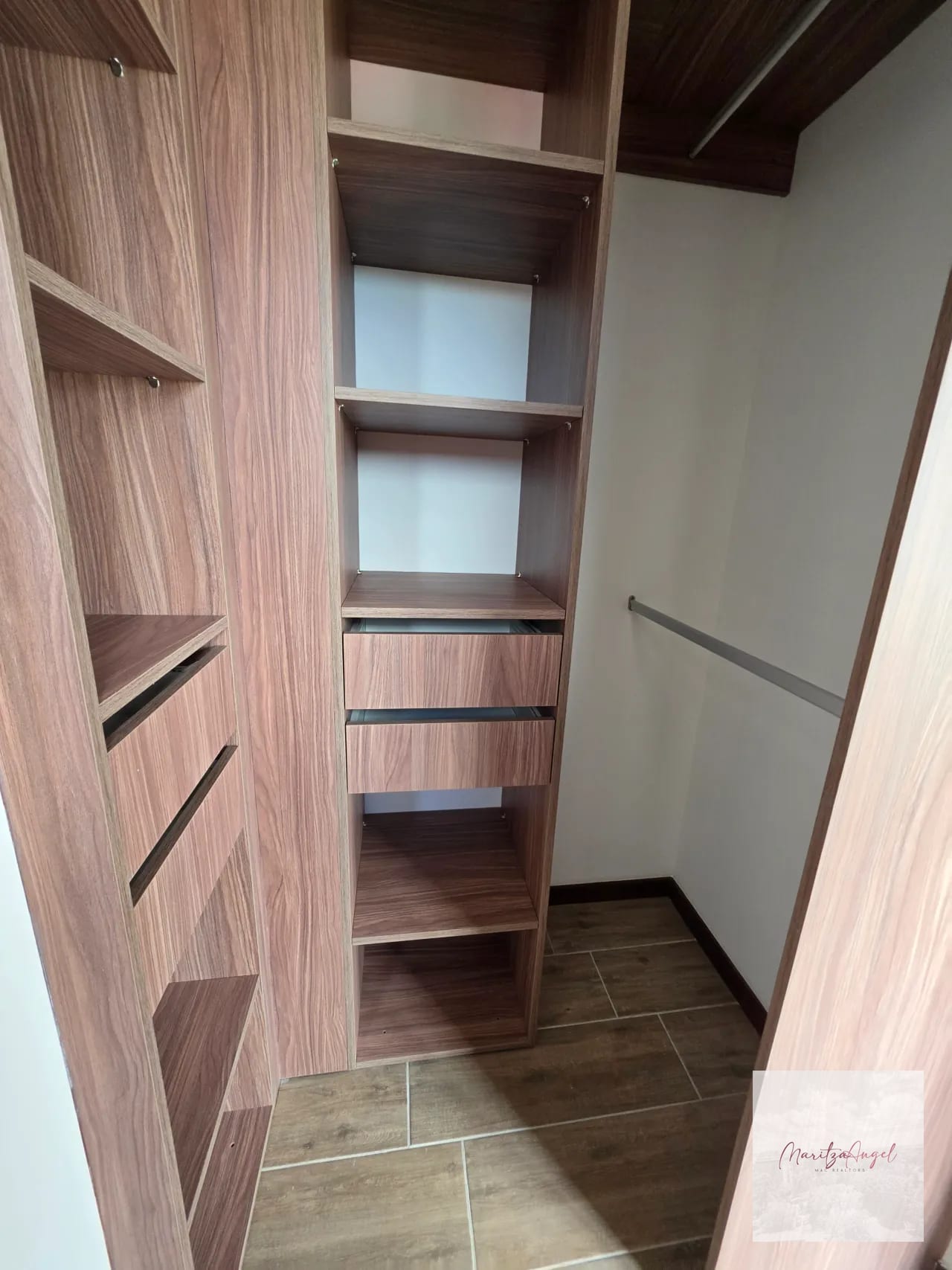 Apartamento en Venta en Condado el Naranjo Ñ, Edificio Nuvo — Apartamento en Venta en Condado Naranjo, Zona 4 Mixco, Guatemala, Ciudad — foto 10 de 14