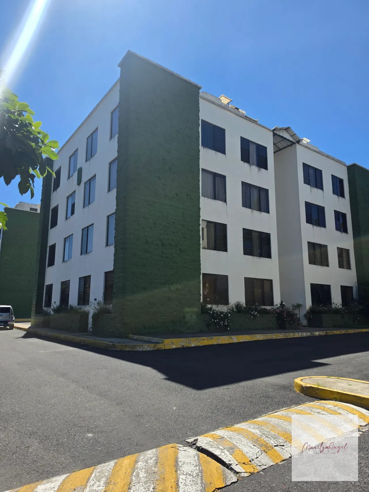 Alquiler de Apartamento en Zona 16 — Apartamento en Alquiler en Valles de Acatan, Zona 16, Guatemala, Ciudad — foto 1 de 9