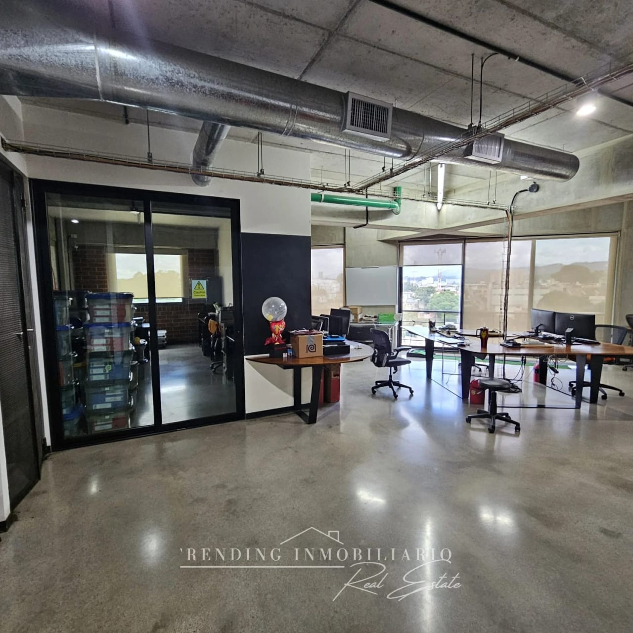 Oficina en venta zona 4 edificio Cuatro 36 de 145m² + 6 parqueos (Ren — Oficina en Venta en Cuatro 36, Zona 4, Guatemala, Ciudad — foto 7 de 11