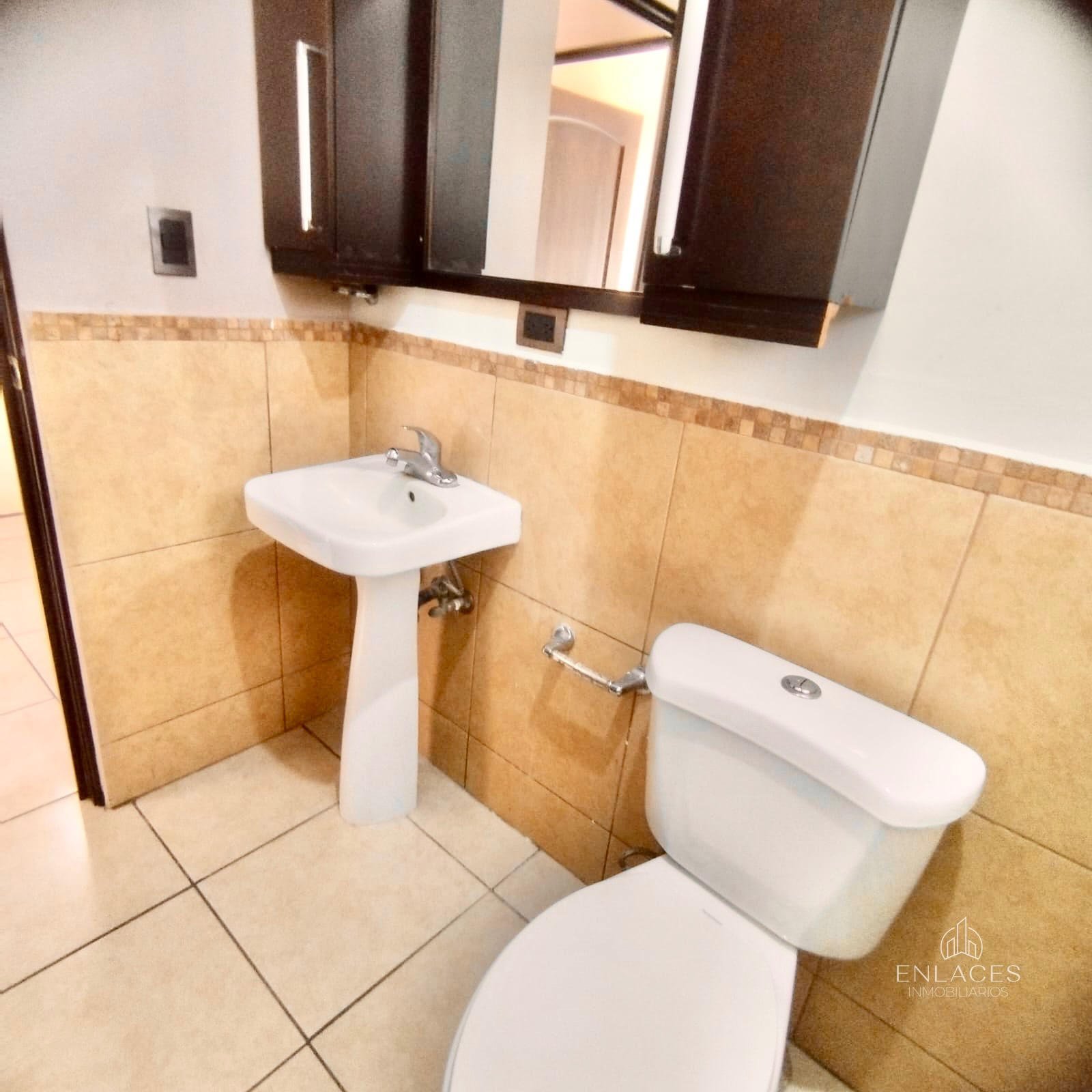 Zona 16 • Casa en Venta • Residencial Hacienda Real - 4