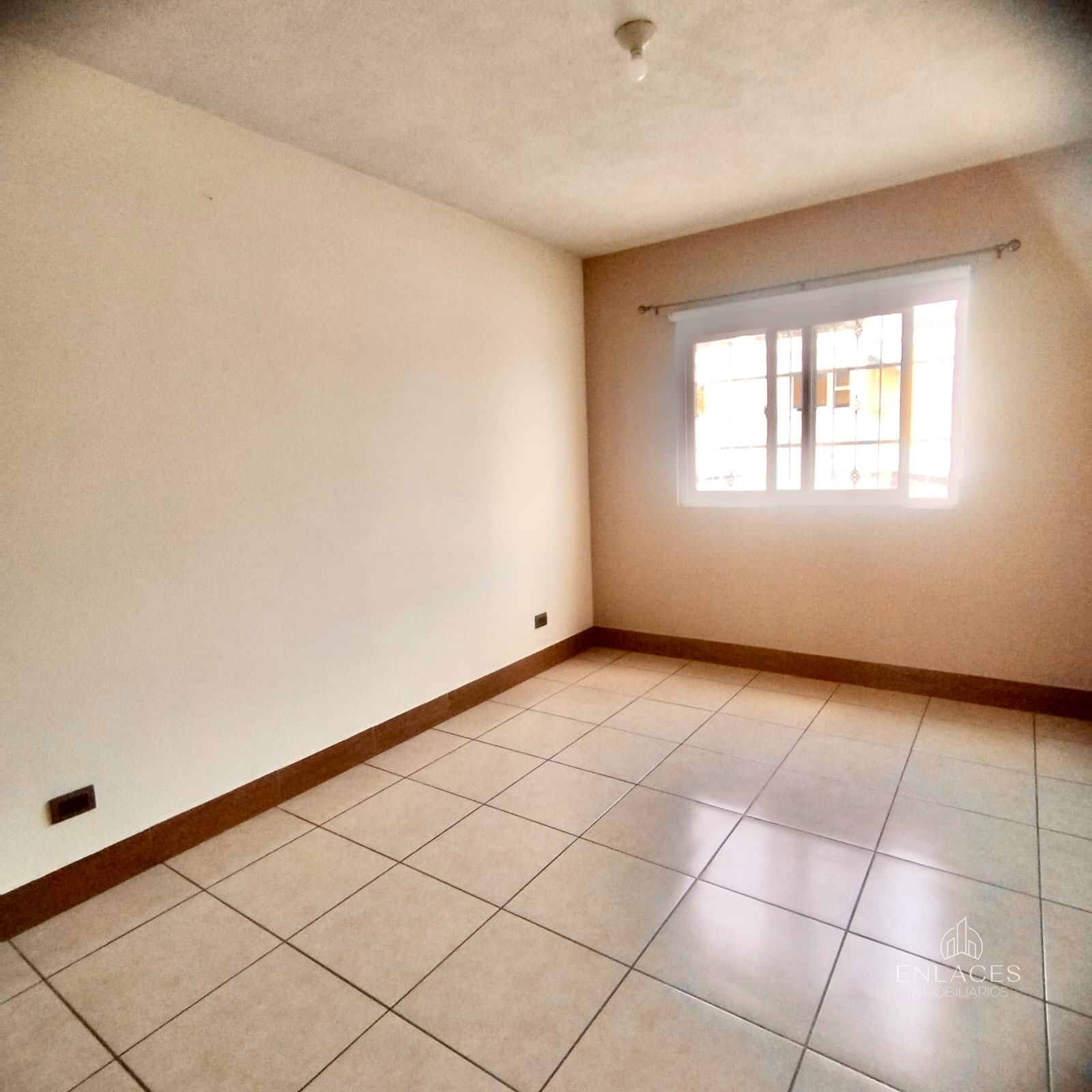 Zona 16 • Casa en Venta • Residencial Hacienda Real - 6