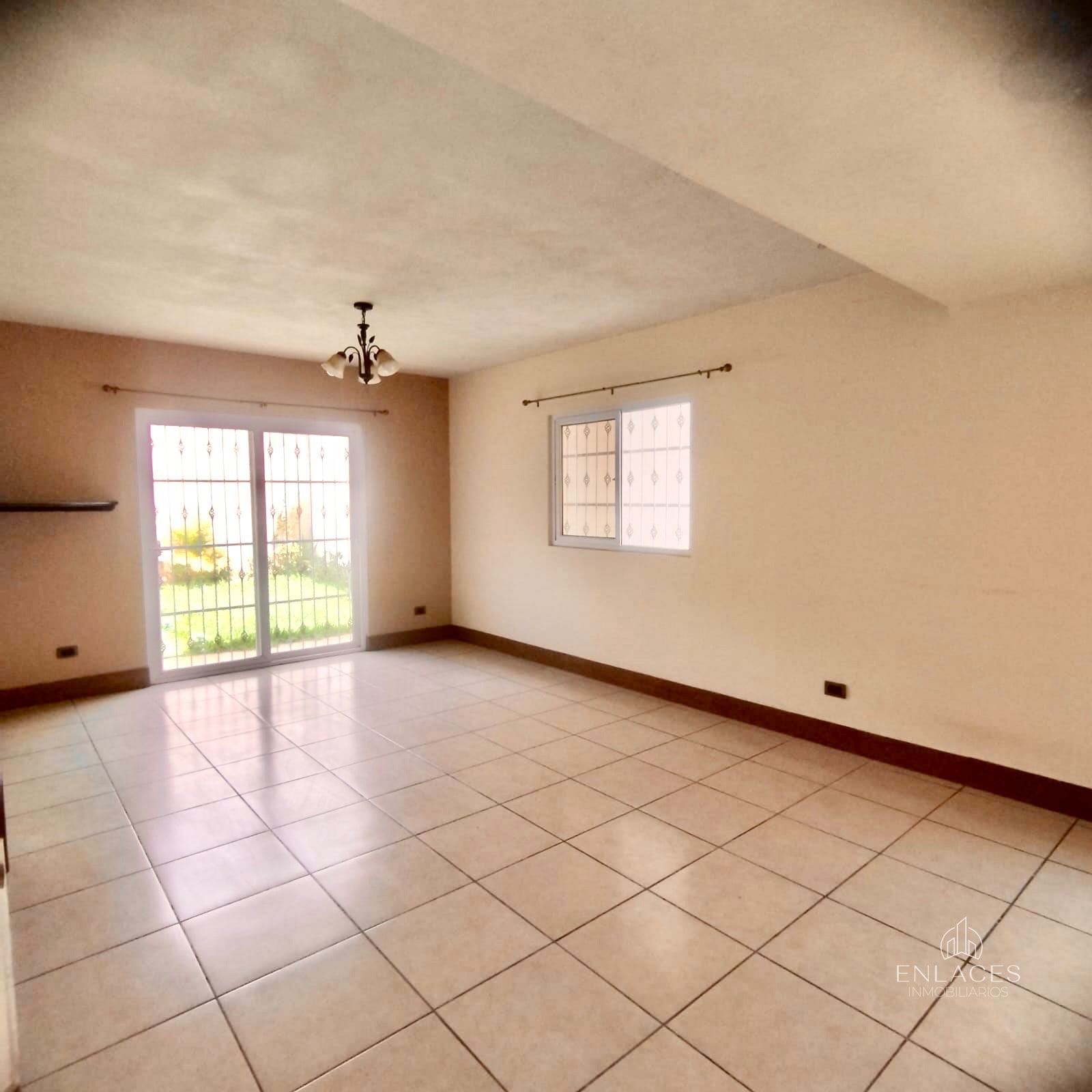 Zona 16 • Casa en Venta • Residencial Hacienda Real - 9