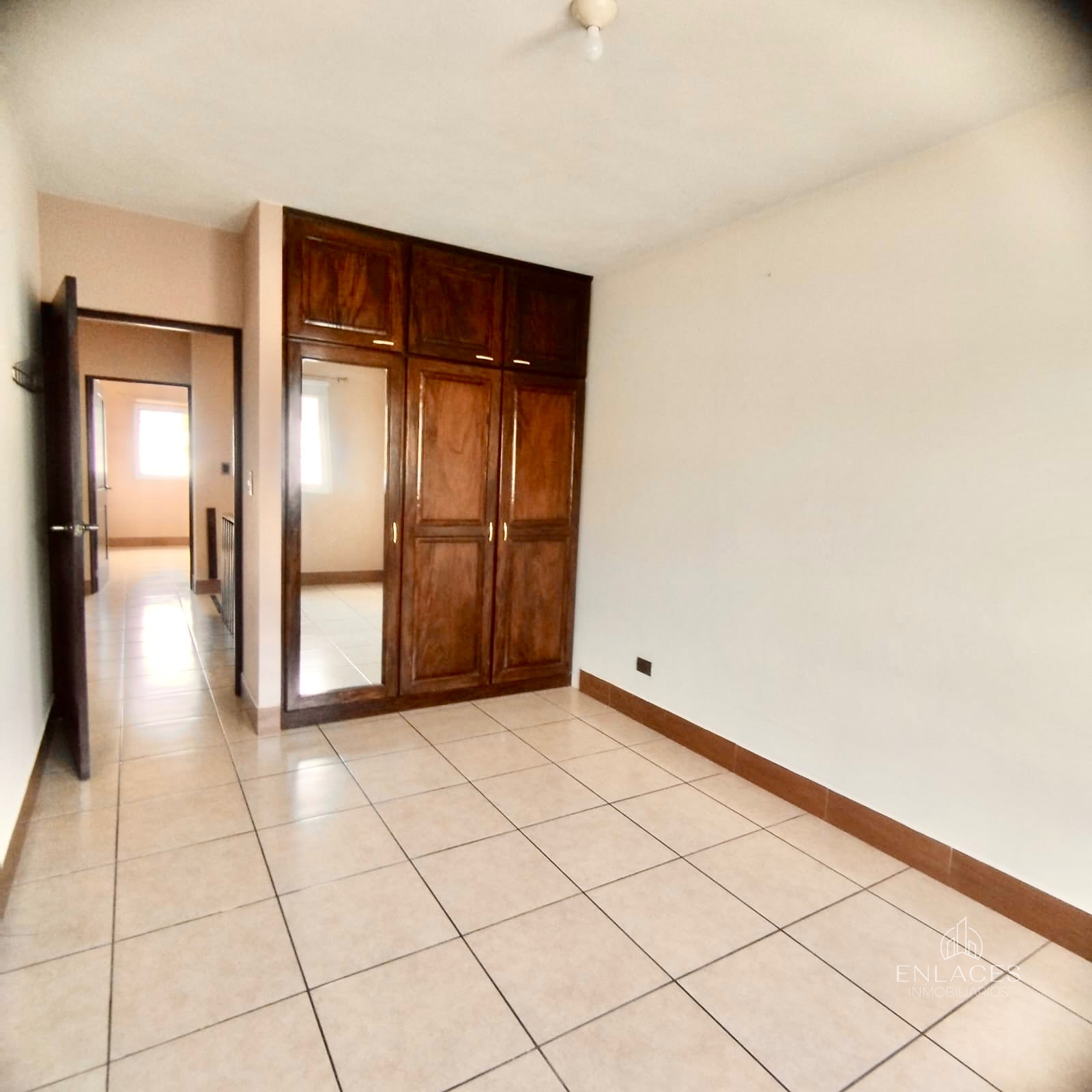 Zona 16 • Casa en Venta • Residencial Hacienda Real - 13