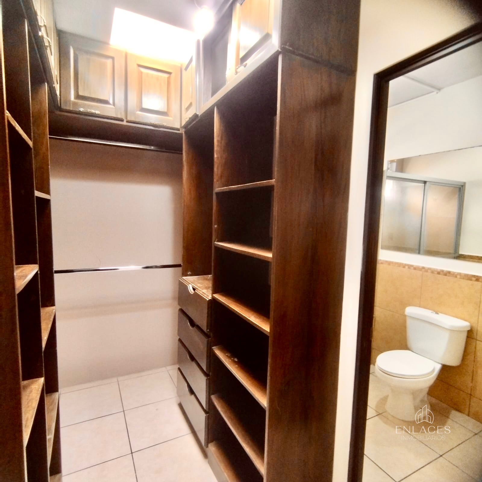 Zona 16 • Casa en Venta • Residencial Hacienda Real - 12