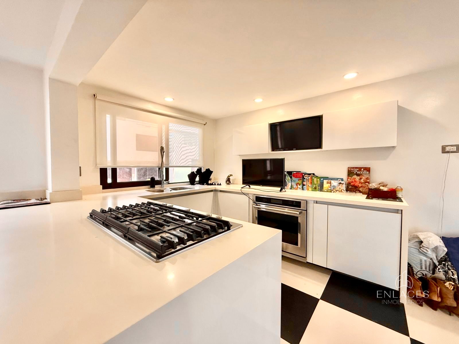 Muxbal • Casa de Esquina en Renta/Venta • Encinos, Santuaria Muxbal - 1
