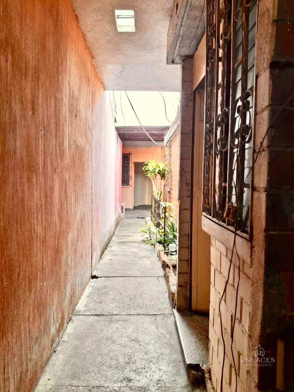 Zona 2 de Mixco • Casa en Venta • Colonia Molino de las Flores - 7