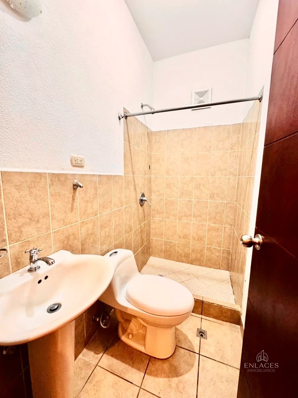 Km. 18.5 CAES • Casa en Renta • Condominio Bosques de Arrazola - 8