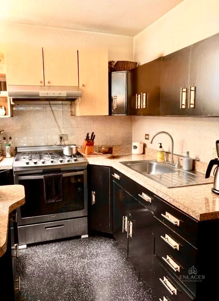 Zona 6 • Casa en Venta • Colonia San Rafael - 10