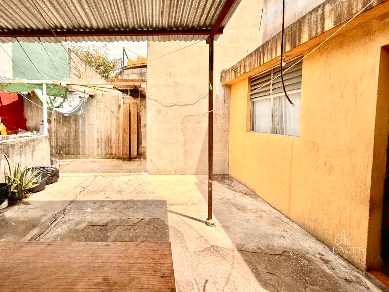 Zona 6 • Casa en Venta • Colonia San Rafael - 5