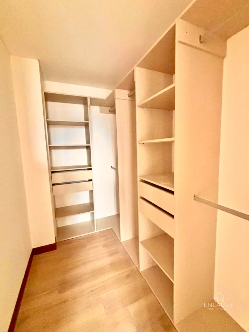 Zona 10 • Apartamento Nuevo en Venta • Edificio Ferré Diez — Apartamento en Venta en Ferré Diez, Zona 10, Guatemala, Ciudad — foto 6 de 11