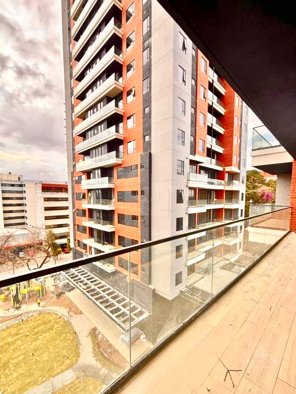 Zona 10 • Apartamento Nuevo en Venta • Edificio Ferré Diez — Apartamento en Venta en Ferré Diez, Zona 10, Guatemala, Ciudad — foto 4 de 11