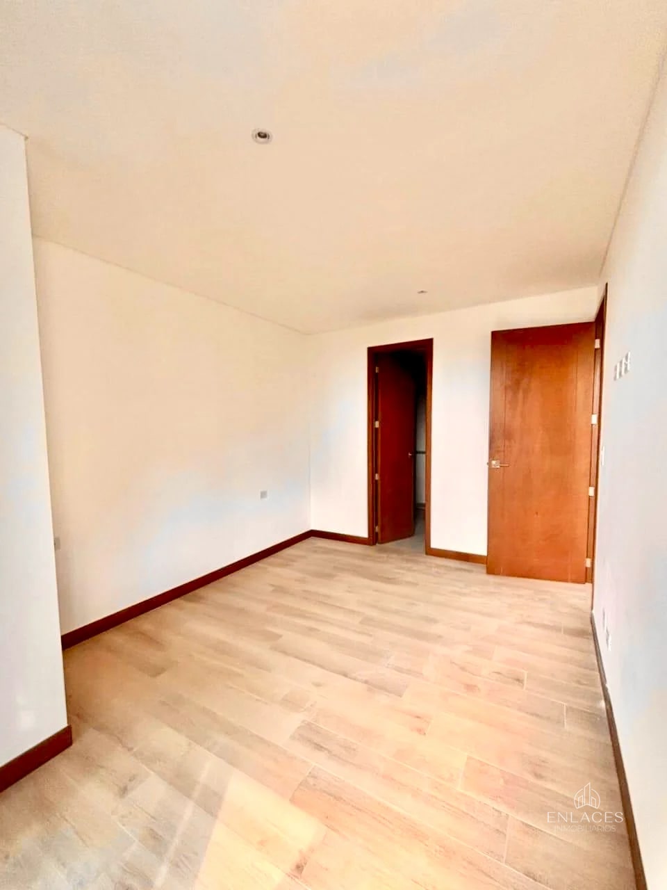 Zona 10 • Apartamento Nuevo en Venta • Edificio Ferré Diez — Apartamento en Venta en Ferré Diez, Zona 10, Guatemala, Ciudad — foto 5 de 11