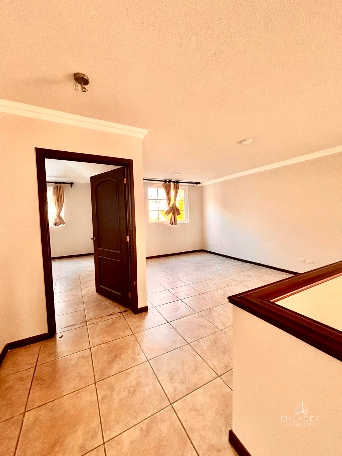 Km. 20.5 Fraijanes • Casa en Renta/Venta • Villas de Entreverdes — Casa en Alquiler en Villas de Entreverdes, Carretera a El Salvador, Guatemala, Ciudad — foto 9 de 13