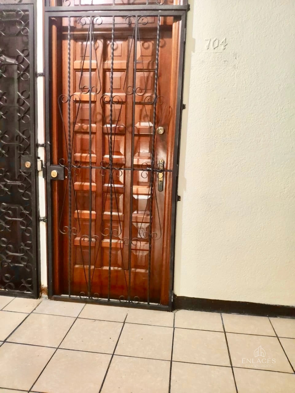 Zona 9 • Oficina en Renta • Edificio Condominio Reforma — Oficina en Alquiler en Zona 9, Guatemala, Ciudad — foto 6 de 9