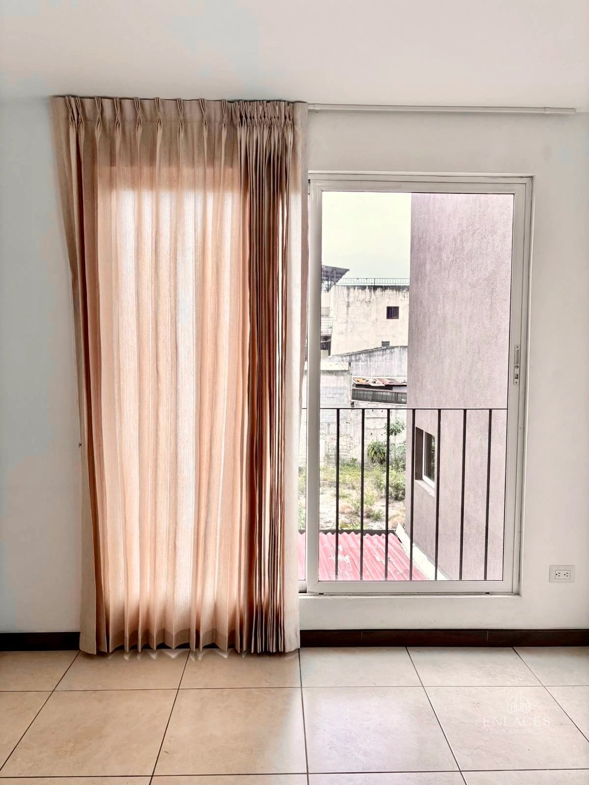 Zona 7 • Apartamento en Renta • Edificio Pórtico — Apartamento en Alquiler en Zona 7, Guatemala, Ciudad — foto 14 de 15