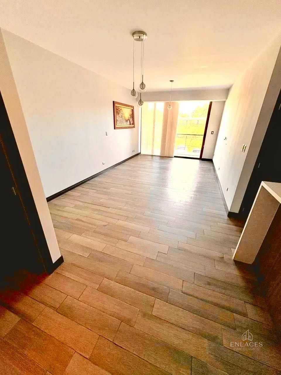 Zona 16 • Apartamento en Renta • Edificio San Isidro 20/21 — Apartamento en Alquiler en San Isidro 20/21, Zona 16, Guatemala, Ciudad — foto 2 de 11