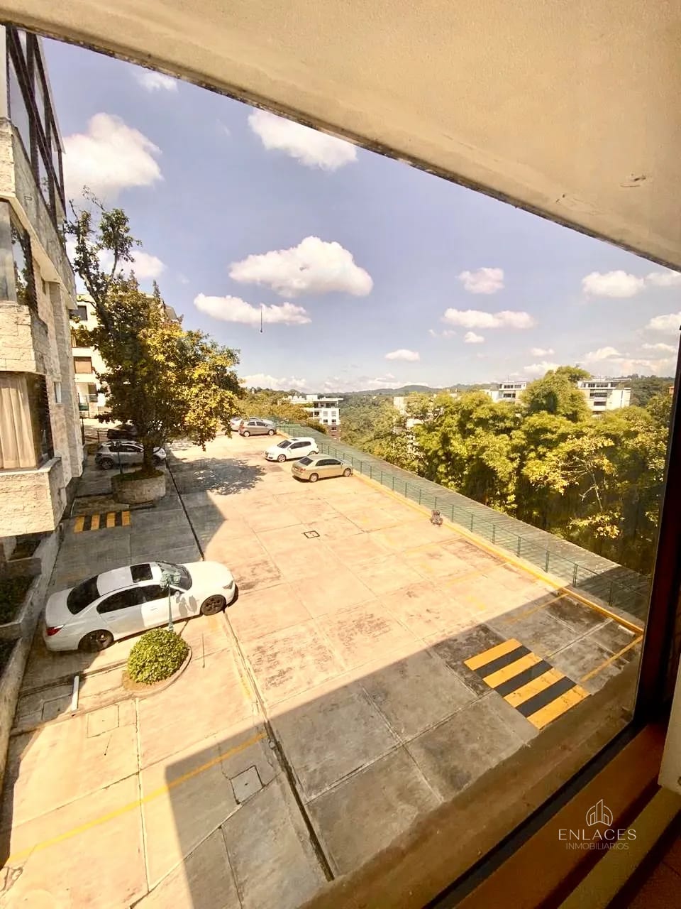 Zona 15 • Apartamento Semiamueblado en Renta • Edificio Vista al Bosque — Apartamento en Alquiler en Vista al parque, Zona 15, Guatemala, Ciudad — foto 7 de 10