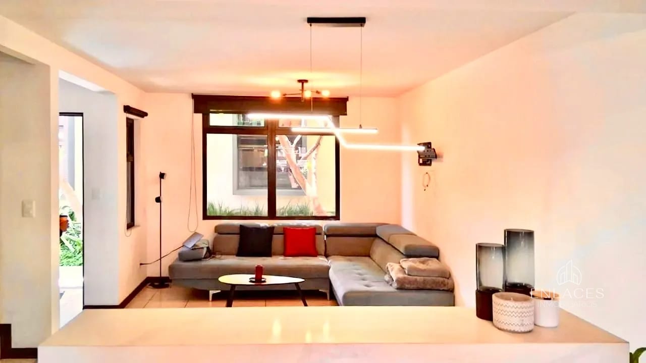 Condado Naranjo • Casa en Renta • Condominio Segovia, Alameda Norte — Casa en Alquiler en Condado Naranjo, Zona 4 Mixco, Guatemala, Ciudad — foto 4 de 6