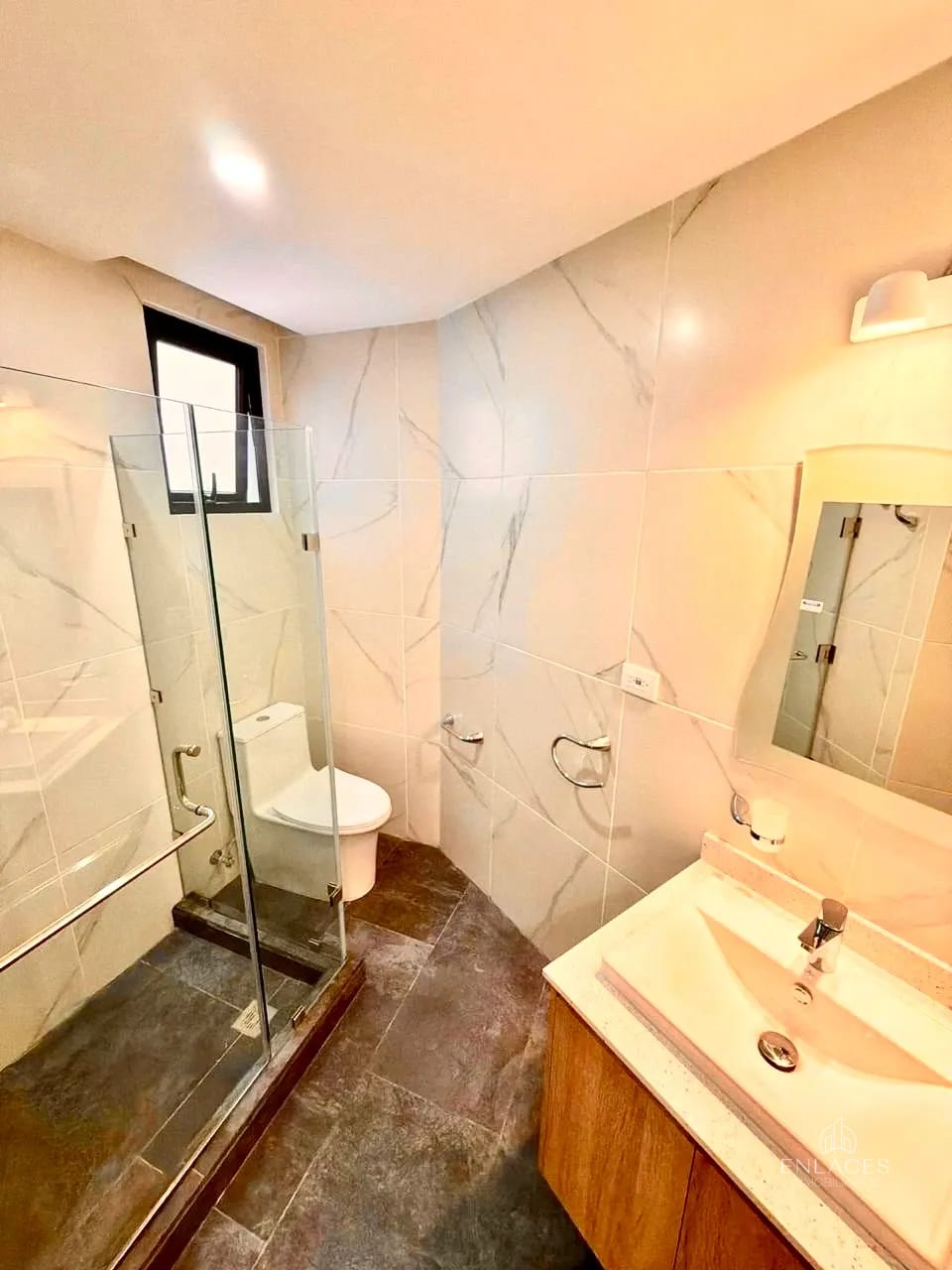 Zona 15 • Apartamento en Renta • Edificio Privé — Apartamento en Alquiler en Zona 15, Guatemala, Ciudad — foto 7 de 13