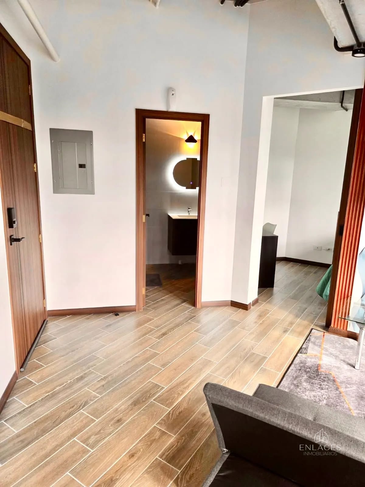 Zona 4 • Apartamento Amueblado en Venta • Edificio Séptimo — Apartamento en Venta en Séptimo, Zona 4, Guatemala, Ciudad — foto 4 de 14