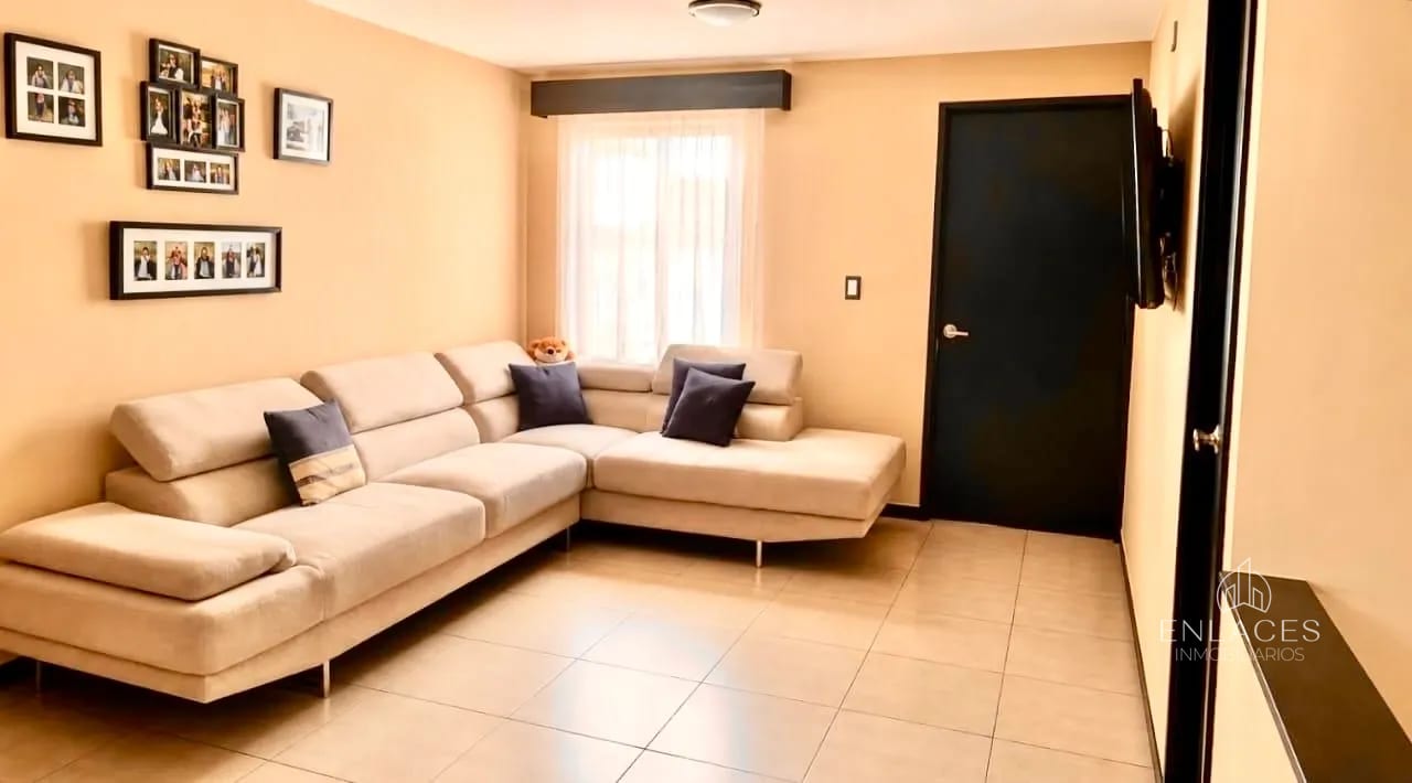 Km 21.5 CAES • Casa en Venta • Cumbres de la Arboleda — Casa en Venta en Cumbres de La Arboleda, Carretera a El Salvador, Guatemala, Ciudad — foto 4 de 11