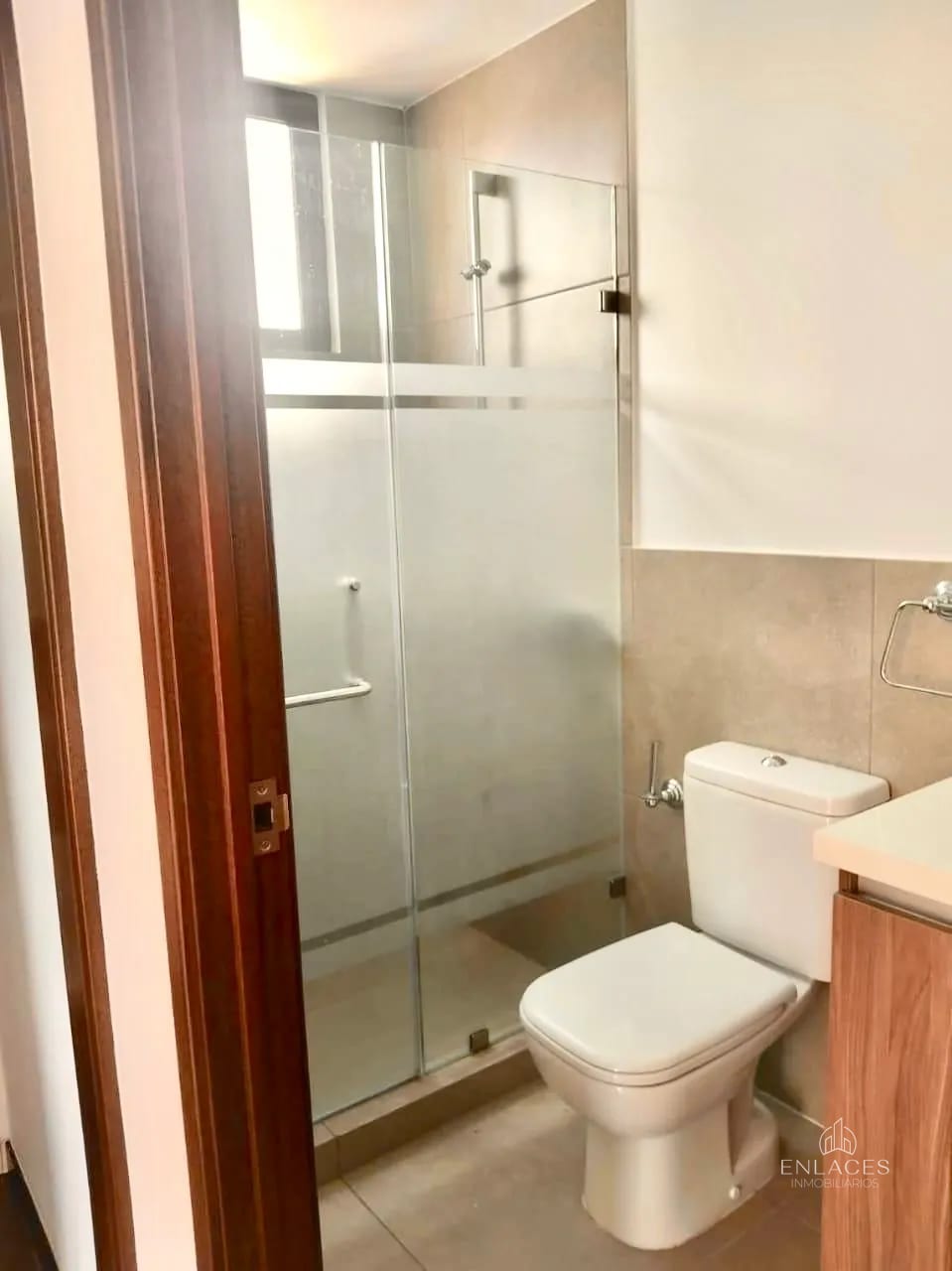 Zona 10 • Apartamento en Venta • Edificio Moretti — Apartamento en Venta en Moretti, Zona 10, Guatemala, Ciudad — foto 8 de 11