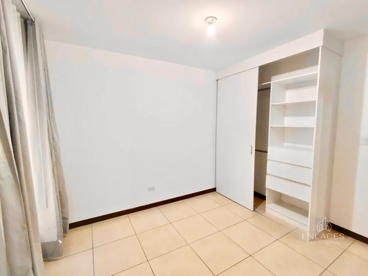 Zona 7 • Apartamento en Renta • Edificio Pórtico — Apartamento en Alquiler en Zona 7, Guatemala, Ciudad — foto 10 de 17