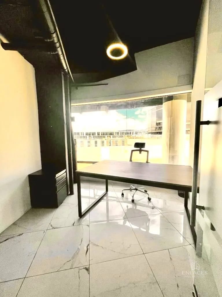 Zona 10 • Oficinas Privadas en Renta • Edificio Géminis 10 — Oficina en Alquiler en Géminis 10, Zona 10, Guatemala, Ciudad — foto 1 de 4