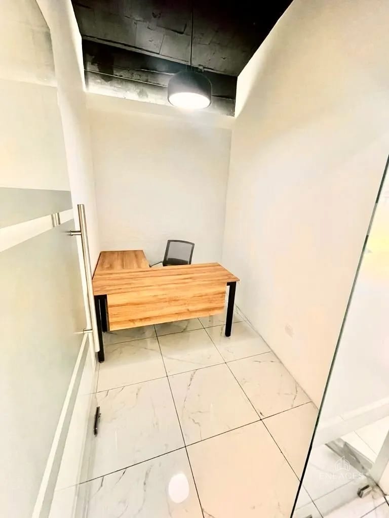 Zona 10 • Oficinas Privadas en Renta • Edificio Géminis 10 — Oficina en Alquiler en Géminis 10, Zona 10, Guatemala, Ciudad — foto 2 de 4