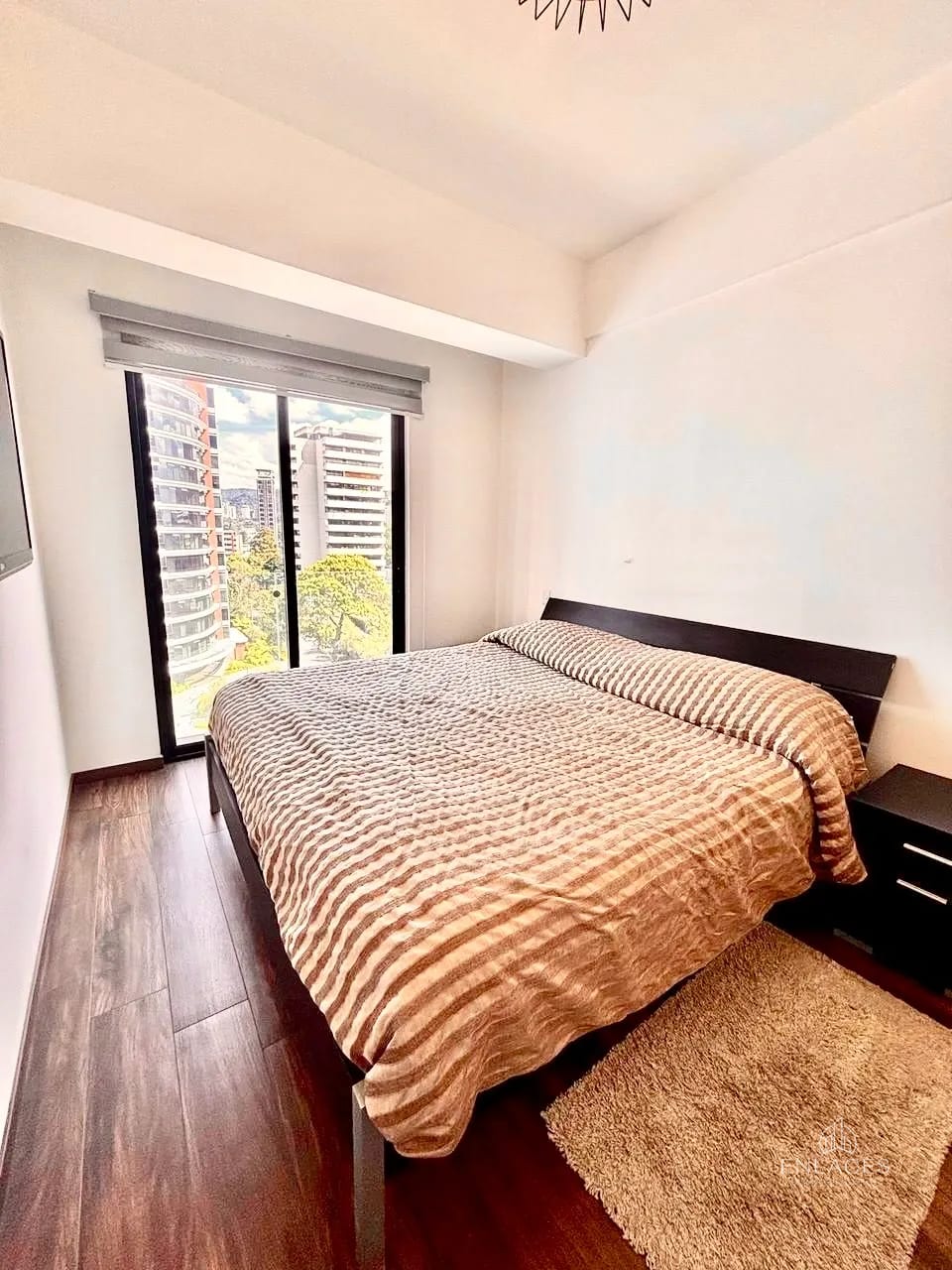 Zona 10 • Apartamento Amueblado en Renta/Venta • Edificio Casa Clara — Apartamento en Alquiler en Casa Clara, Zona 10, Guatemala, Ciudad — foto 7 de 12