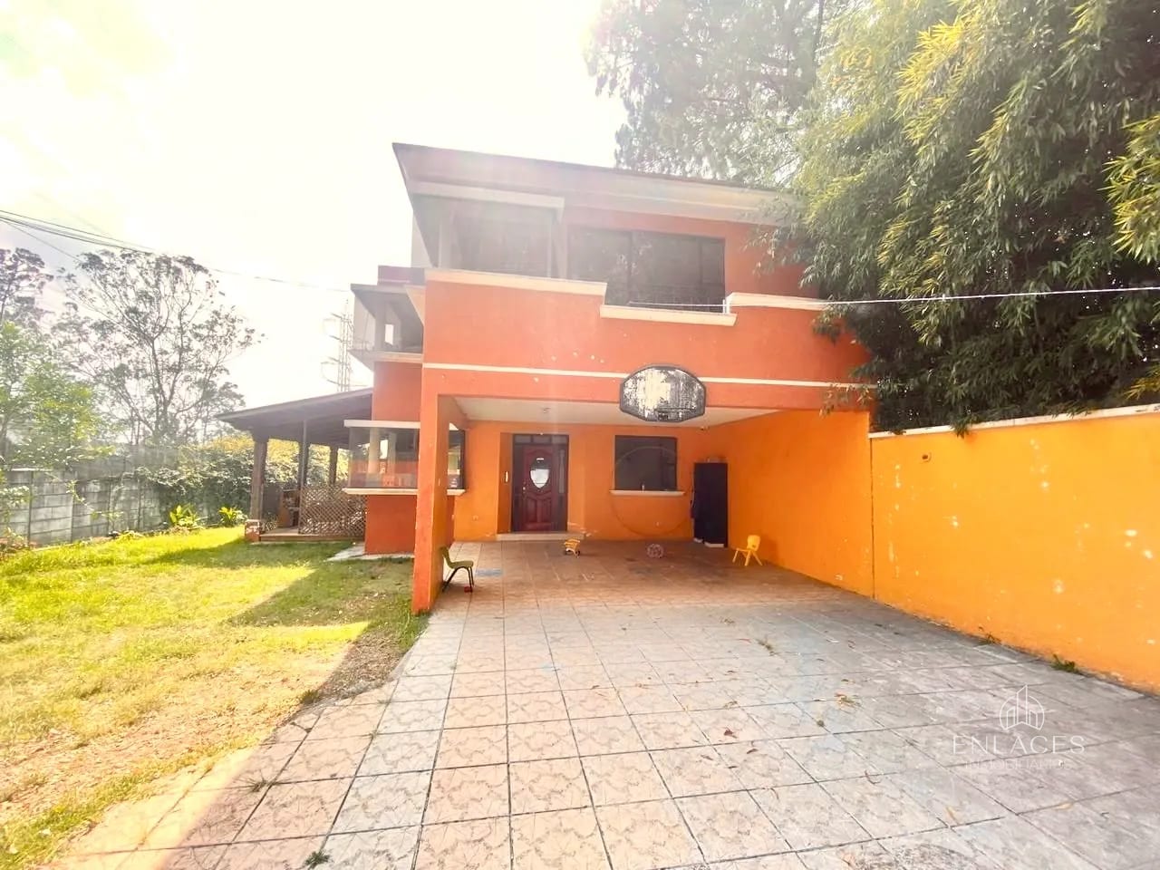 Km 16.5 CAES • Casa en Venta • Residencial San Antonio — Casa en Venta en San Antonio, Carretera a El Salvador, Guatemala, Ciudad — foto 2 de 12