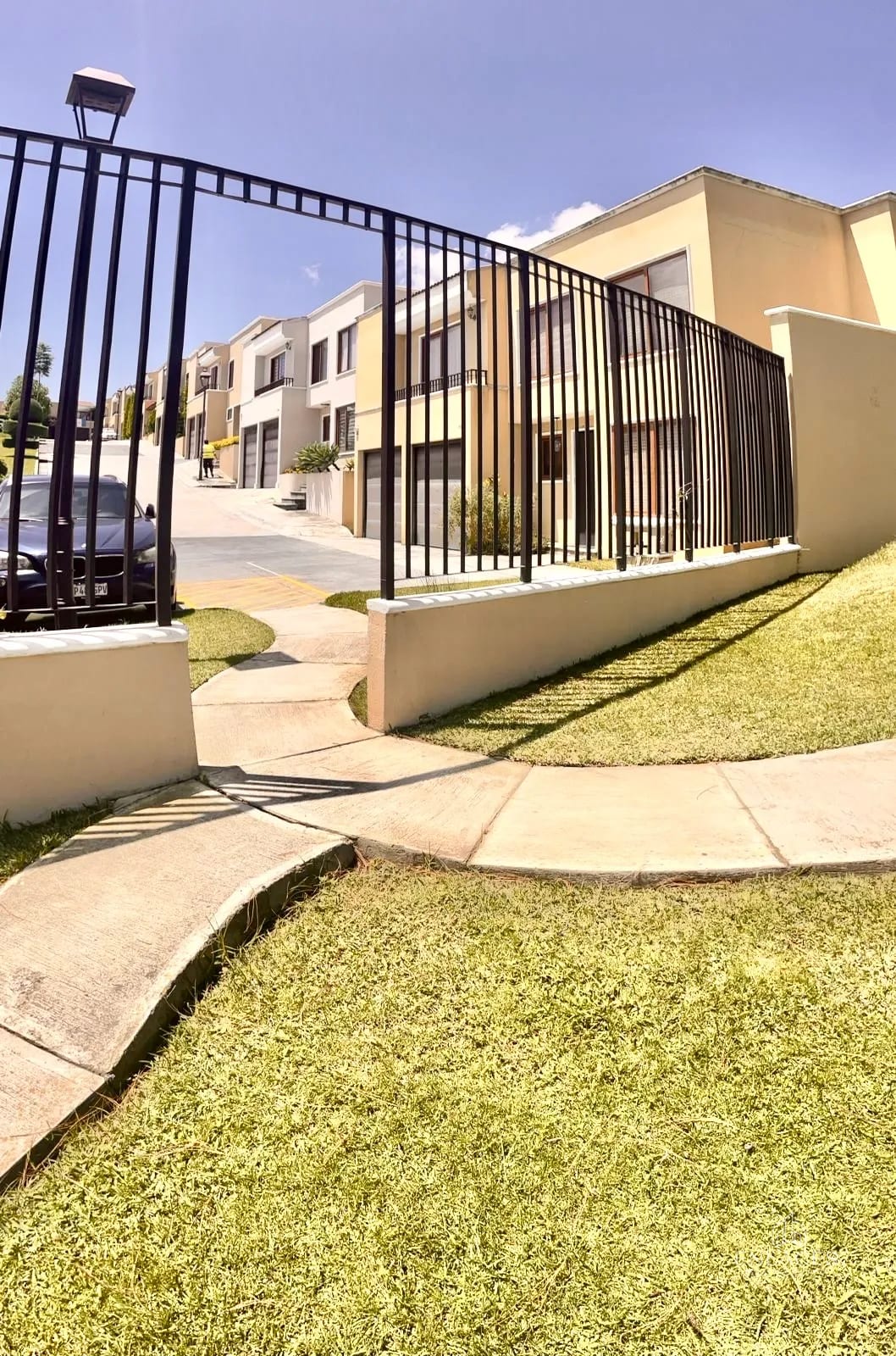 Km 21.5 CAES • Casa en Venta • Condominio Cumbres de la Arboleda — Casa en Venta en Cumbres de La Arboleda, Carretera a El Salvador, Guatemala, Ciudad — foto 8 de 17
