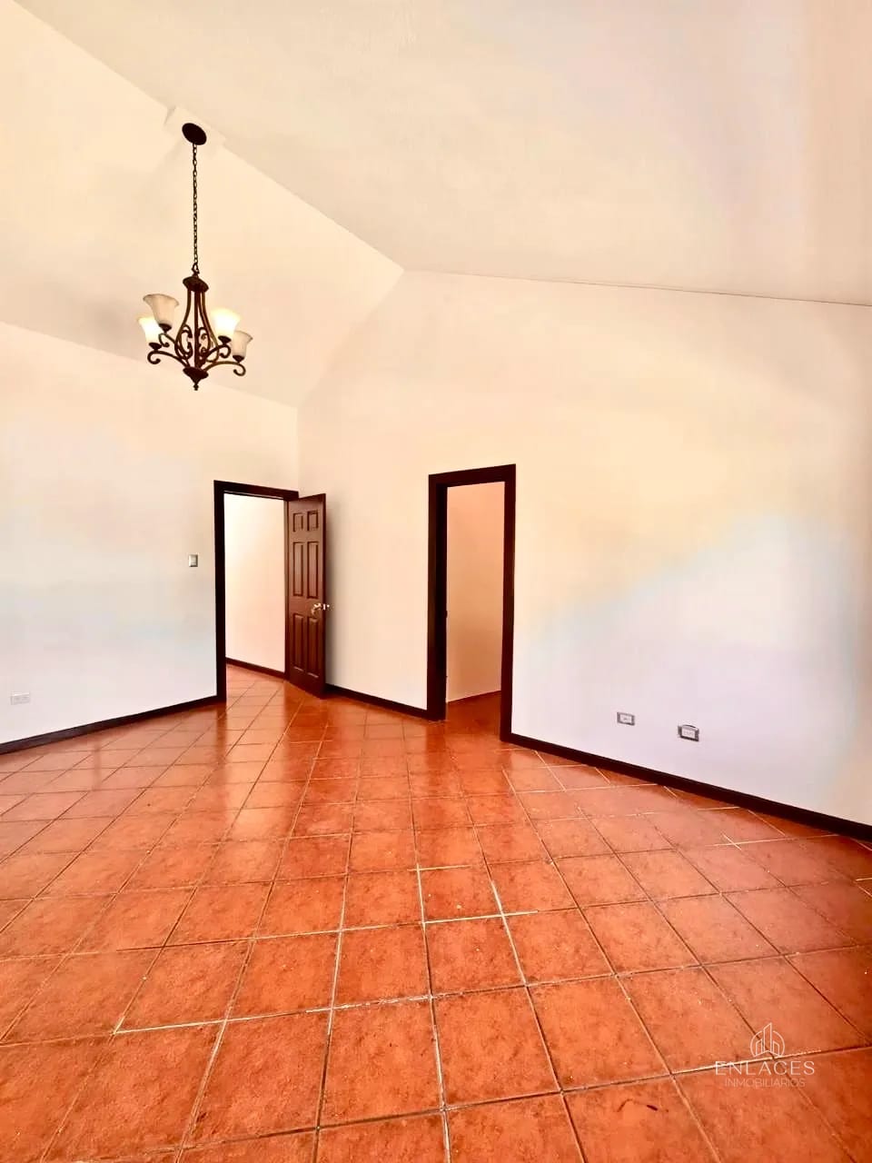 Km 16 CAES • Casa en Venta • Valles de Napa — Casa en Venta en Valles de Napa, Carretera a El Salvador, Guatemala, Ciudad — foto 10 de 14
