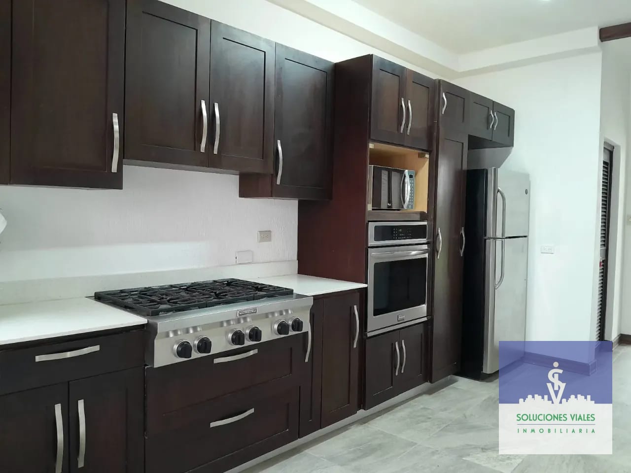 CASA REMODELADA EN VENTA CON JARDÍN, zona 1, Ciudad de Guatemala — Casa en Venta en Zona 1, Guatemala, Ciudad — foto 4 de 10