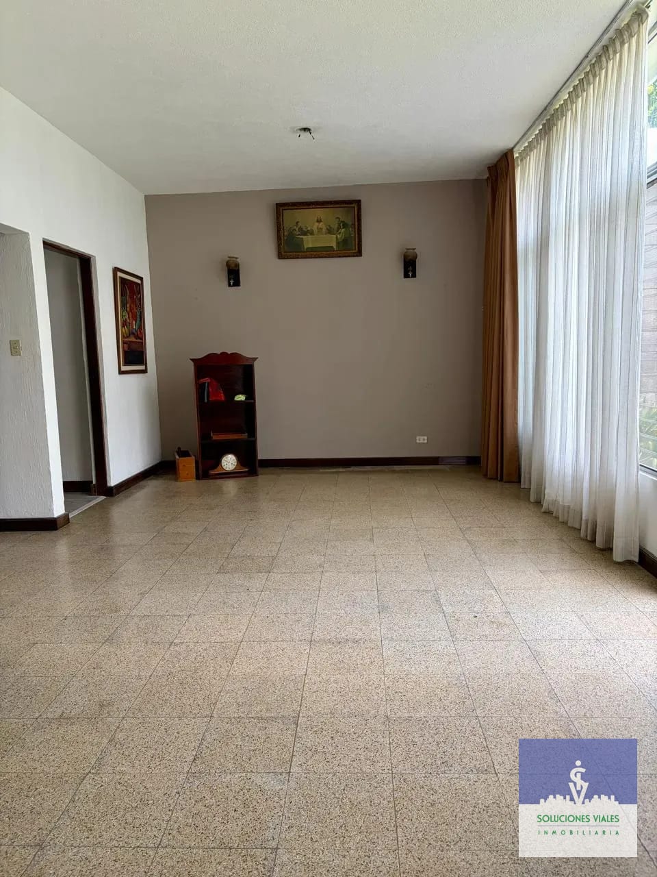 CASA REMODELADA EN VENTA CON JARDÍN, zona 1, Ciudad de Guatemala — Casa en Venta en Zona 1, Guatemala, Ciudad — foto 3 de 10
