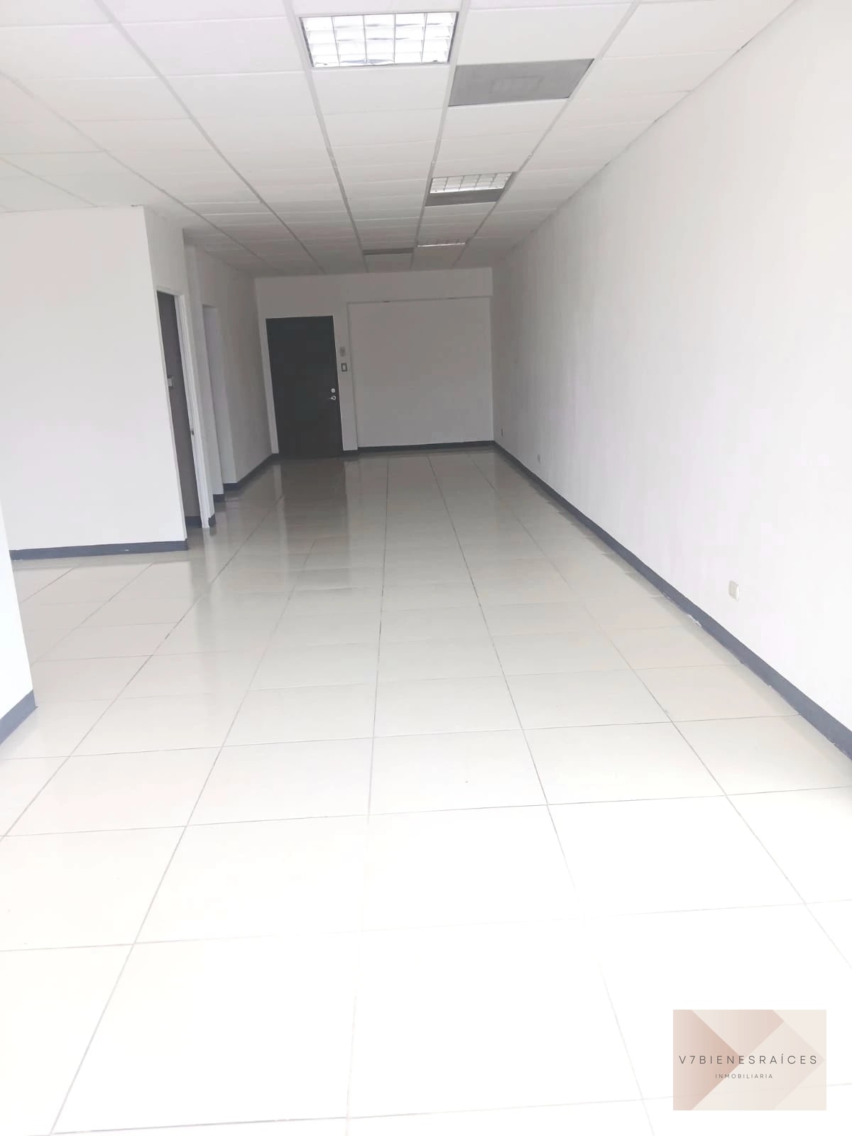 RENTO PRECIOSA OFICINA TABICADA — Oficina en Alquiler en Zona Pradera, Zona 10, Guatemala, Ciudad — foto 2 de 6
