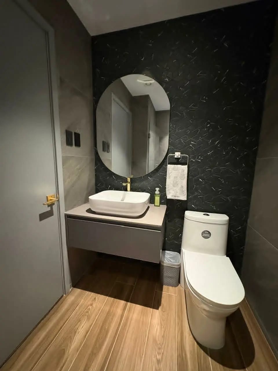 ATARAH AMUEBLADO APARTAMENTO PARA ESTRENAR EN ZONA 10 EN RENTA — Apartamento en Alquiler en Atarah, Zona 10, Guatemala, Ciudad — foto 9 de 14